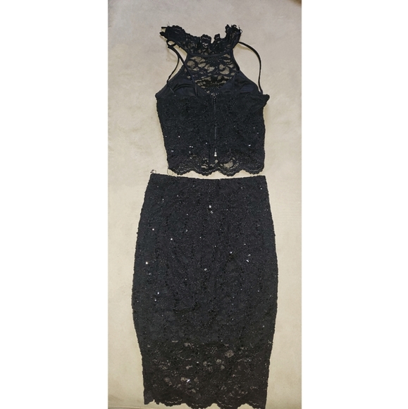 2 Piece Dress (Formal) - Picture 2 of 2